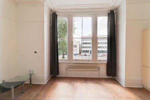 1 bedroom flat to rent - Holly Walk, Leamington Spa