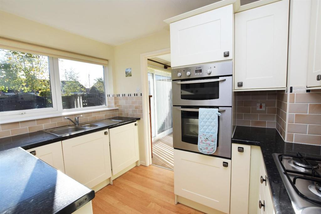 Kingscote Road East, Cheltenham 2 bed semidetached bungalow £310,000