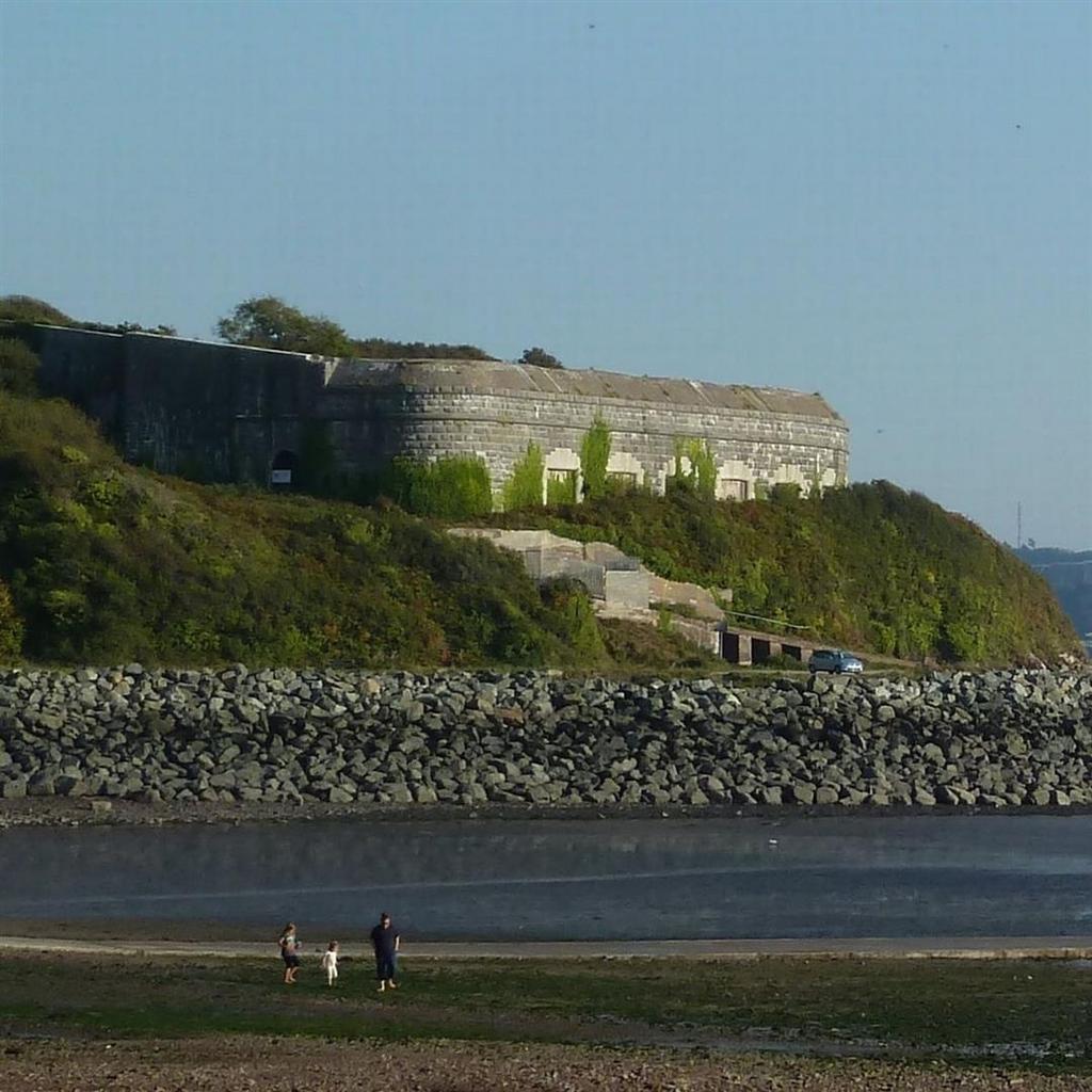 51025 Bought A Fort 12 JPG.jpg