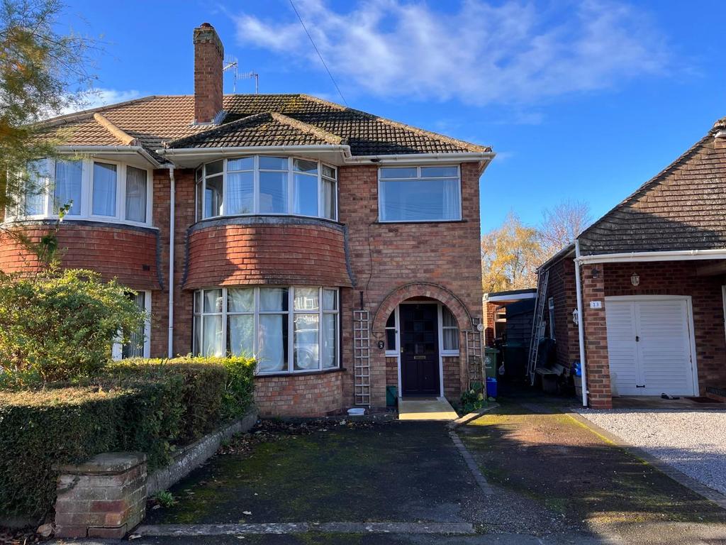 Townsend Road, Tiddington... 3 bed semidetached house £300,000