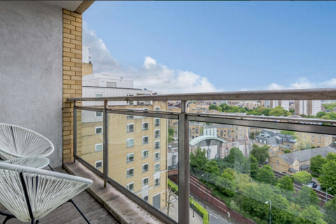 2 bedroom apartment to rent, Circus Apartments, London E14