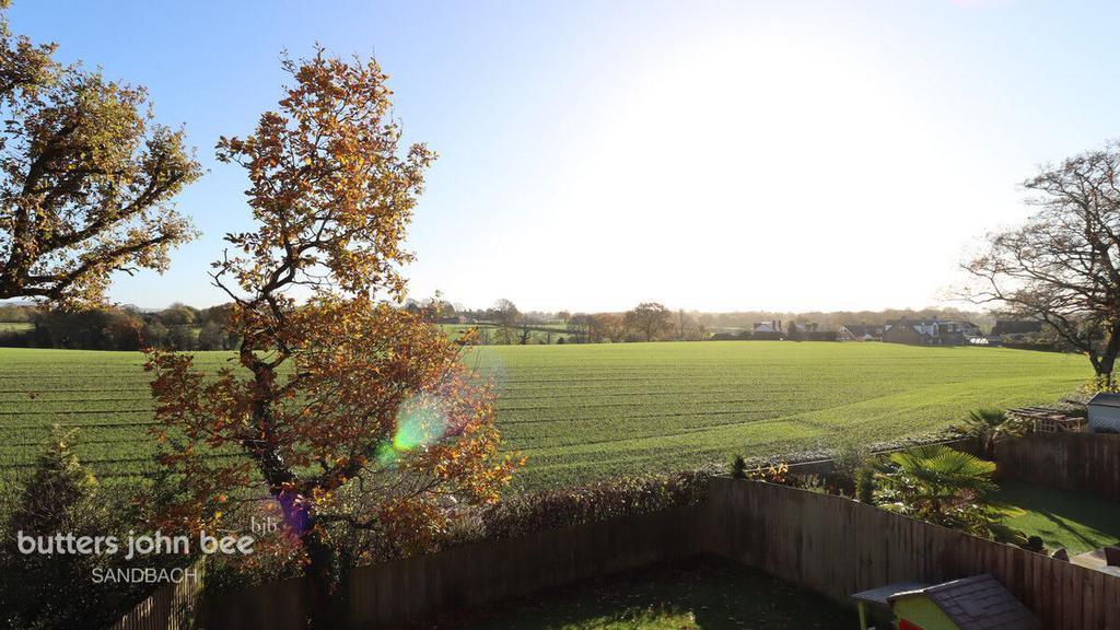 Rose Way, Sandbach 4 bed detached house £350,000