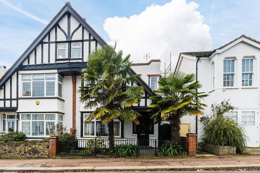 Houses For Sale Woodfield Gardens Leigh On Sea at Dolores Parker blog