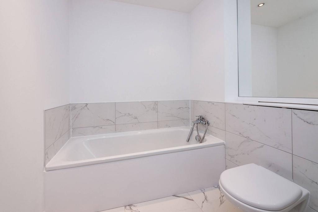MFL4215625 709.jpg