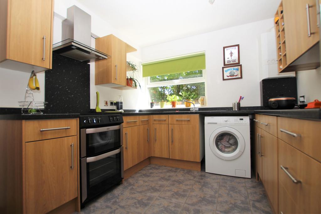 Braemar, Station Road, Crayford, DA1 1 bed apartment £220,000