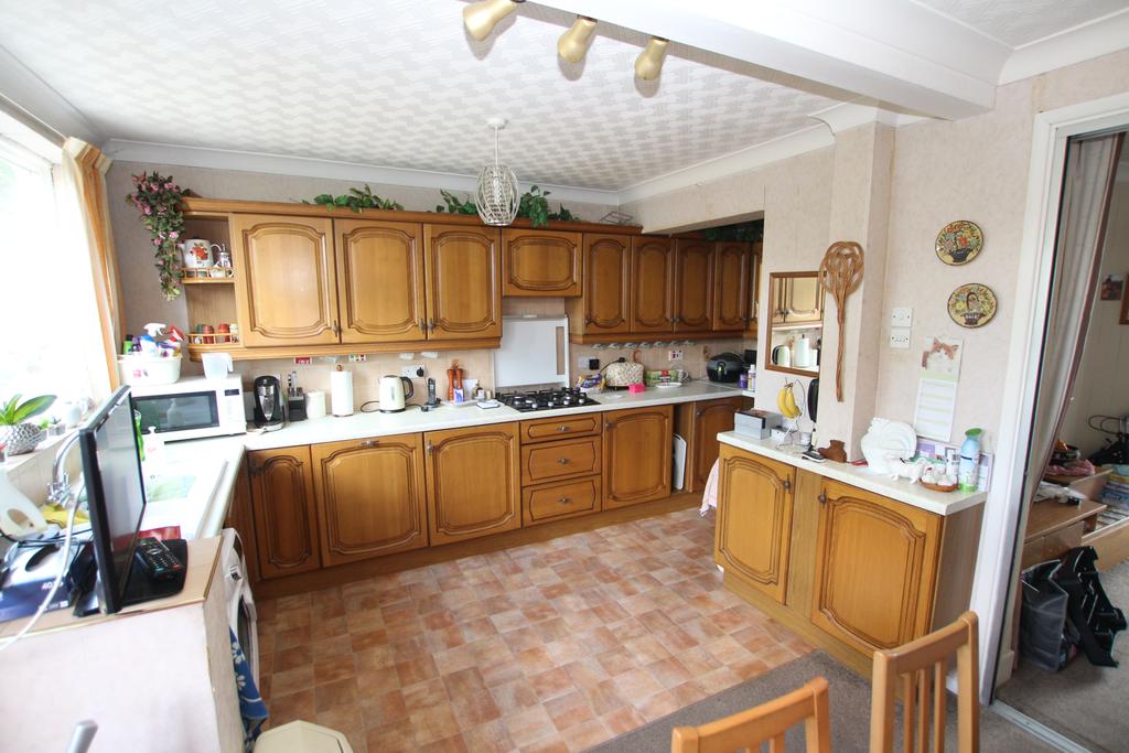 Heathview Avenue, Crayford, Dartford... 3 bed end of terrace house £