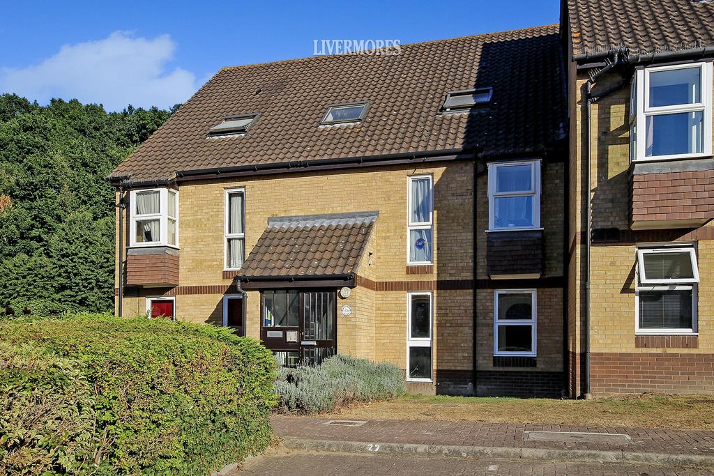 Heatherbank Close, Crayford, Kent, DA1 1 bed apartment £140,000