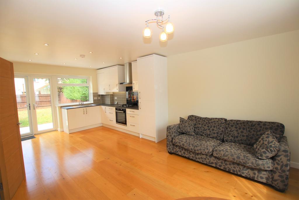 Iron Mill Lane, Crayford, Kent, DA1 3 bed end of terrace house £400,000