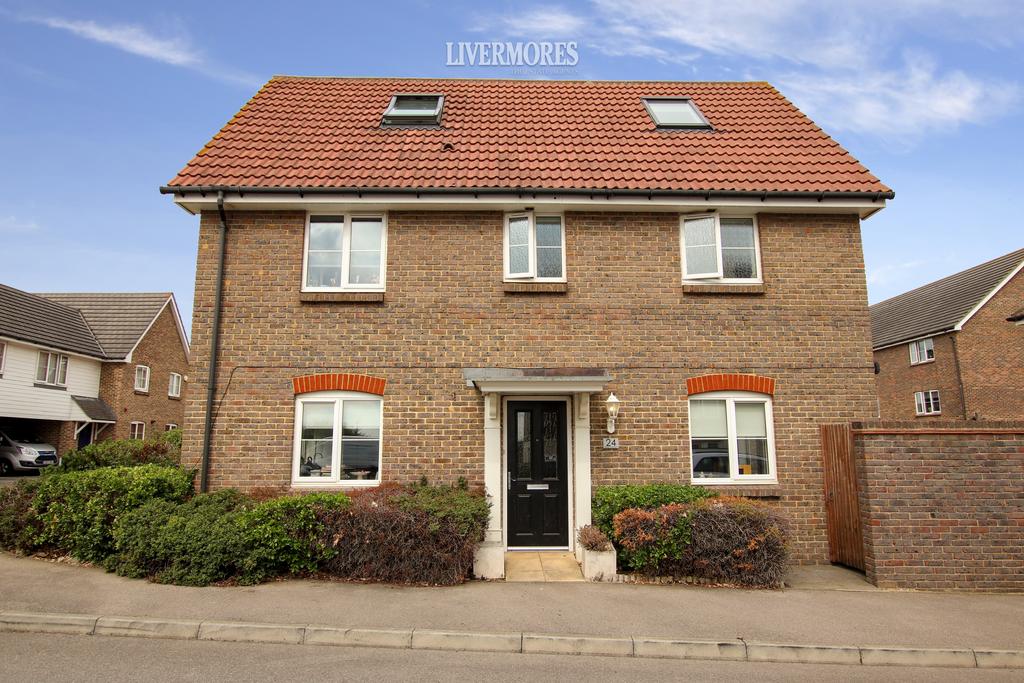 Baker Crescent, Dartford, Kent, DA1 4 bed semidetached house £550,000