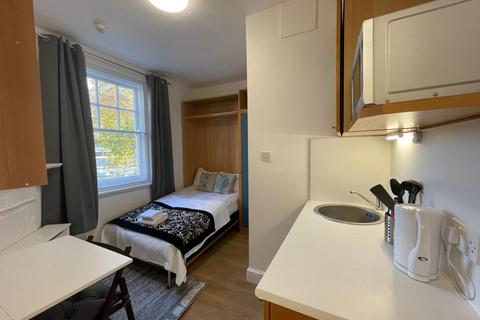 Studio to rent, Fulham Palace Road, Hammersmith, London, W6
