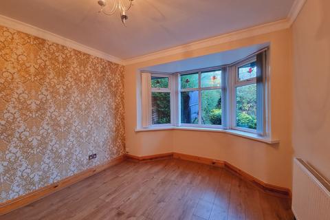 2 Como Avenue, Bradford, BD8 9PZ