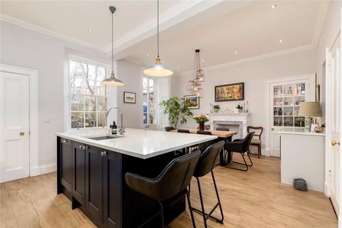 11 Abinger Gardens, Edinburgh, EH12 6DE