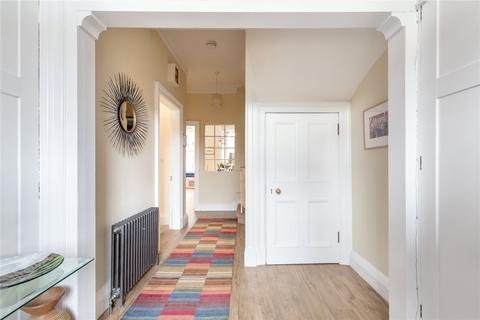 11 Abinger Gardens, Edinburgh, EH12 6DE