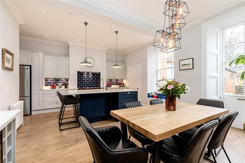 11 Abinger Gardens, Edinburgh, EH12 6DE
