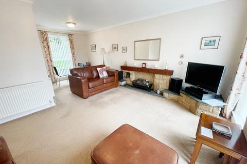 3 bedroom bungalow for sale - Oakfields, Burnopfield, County Durham, NE16