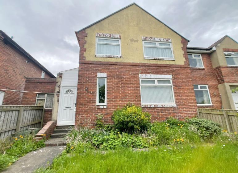 Hillside Gardens, Shield Row, Stanley, DH9 3 bed end of terrace house