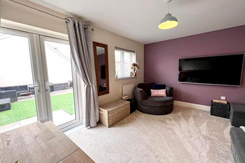 3 bedroom semi-detached house for sale - Rhes Brickyard Row, Llanelli, Carmarthenshire. SA15 2DZ
