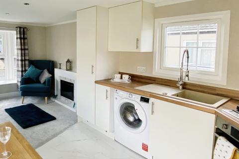 2 bedroom park home for sale - 51 Bungalow Park, Holders Road, Amesbury, SP4 7PL