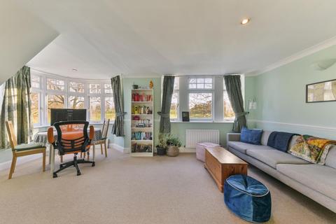 Flat E, 9 Hilly Fields Crescent, London, SE4 1QA