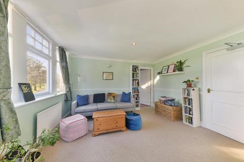 Flat E, 9 Hilly Fields Crescent, London, SE4 1QA