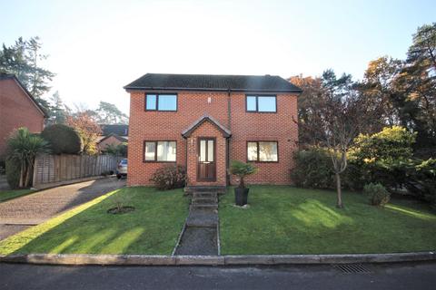 4 bedroom detached house for sale - Wentworth Drive, Broadstone, Dorset, BH18