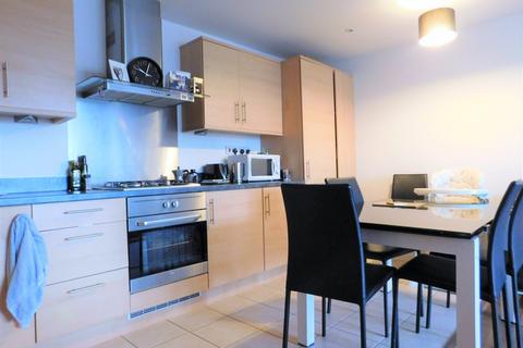 2 bedroom flat to rent, Lovelace House, West Ealing