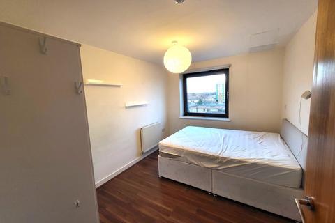 2 bedroom flat to rent, Lovelace House, West Ealing