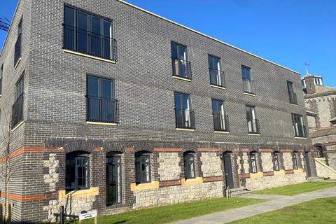 SINGLE OCCUPANTS ONLY. Governors Walk, Portsmouth Unfurnished