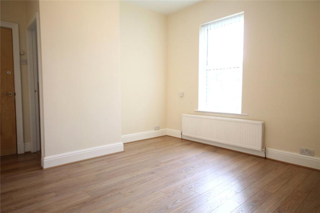 School Lane, Heaton Chapel, Stockport, Cheshire, SK4 1 bed flat - £600 ...