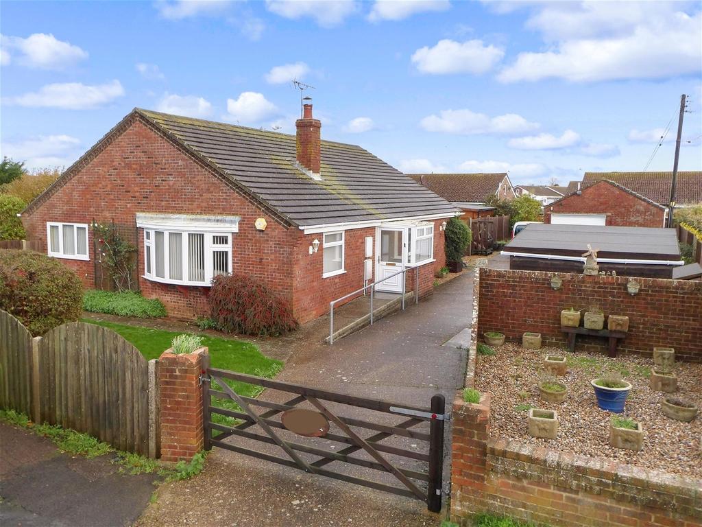 Taylors Close, St Marys Bay, Kent 4 bed detached bungalow £550,000