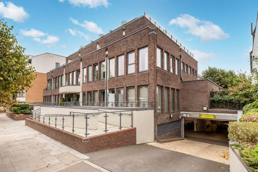 Lower Richmond Road, Richmond, TW9 1 bed flat £2,000 pcm (£462 pw)