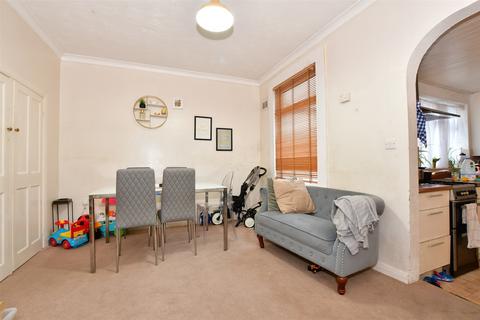 10 Sandcliff Road, Erith, DA8 1NY