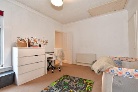 10 Sandcliff Road, Erith, DA8 1NY