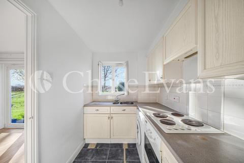 94 Ferguson Close, London, E14 3SJ