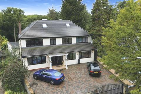 9 bedroom detached house to rent - 82 Bracken Drive,Chigwell