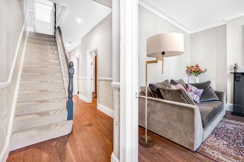 17 Chestnut Road, London, SW20 8ED