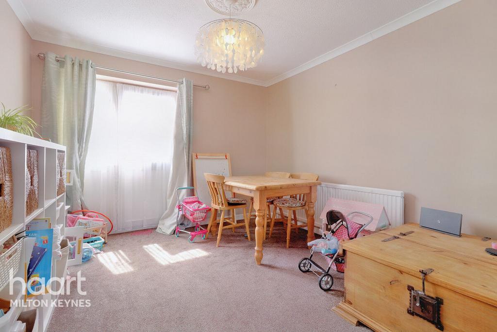 Broad Dean, Eaglestone 3 bed terraced house for sale £265,000