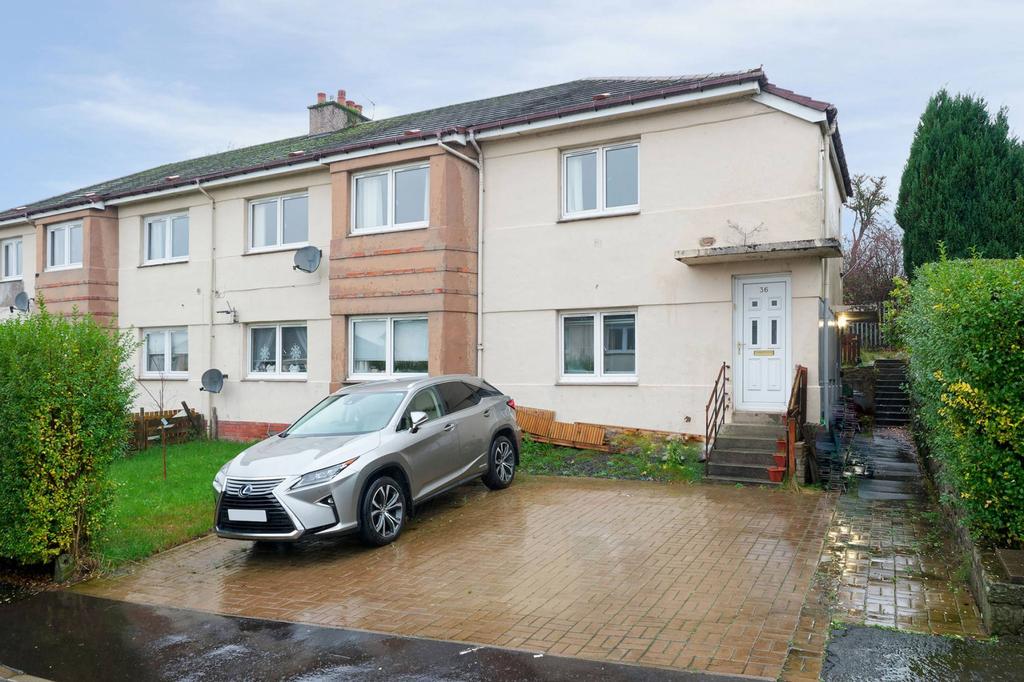 36 Kelvin Way, Kilsyth, G65 9UL 4 bed flat £79,995