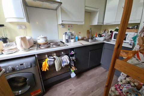 1 bedroom house to rent, Moorland Road, Leeds