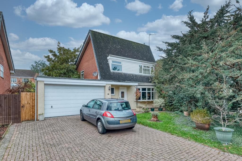 Tysoe Close, Ipsley Redditch B98 0TB 4 bed detached house £360,000