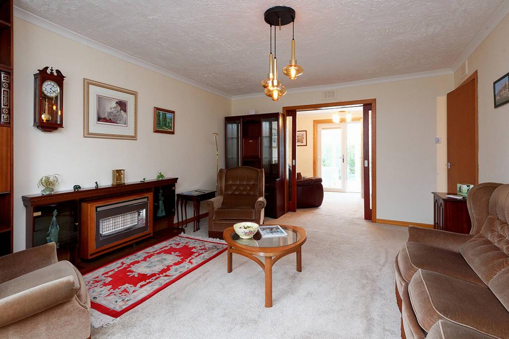 40 Balgonie Avenue, Paisley, PA2 9LP 4 bed detached villa £340,000