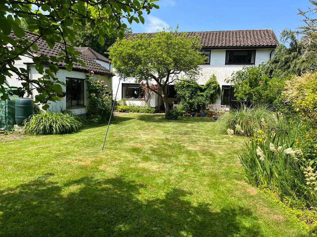 Peterscroft Avenue, Ashurst, Southampton, Hampshire, SO40 7AB 4 bed detached house £600,000