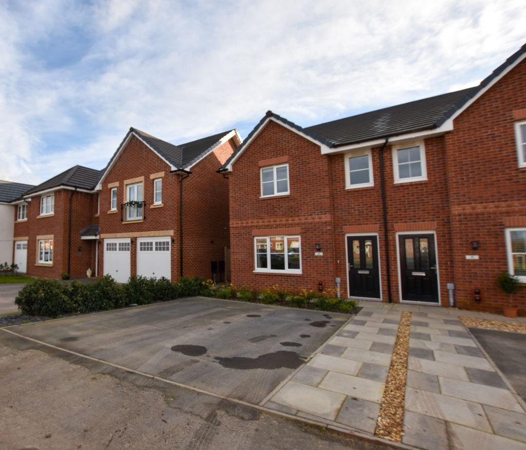 Chancel Drive, Warton, PR4 3 bed semidetached house for sale £220,000