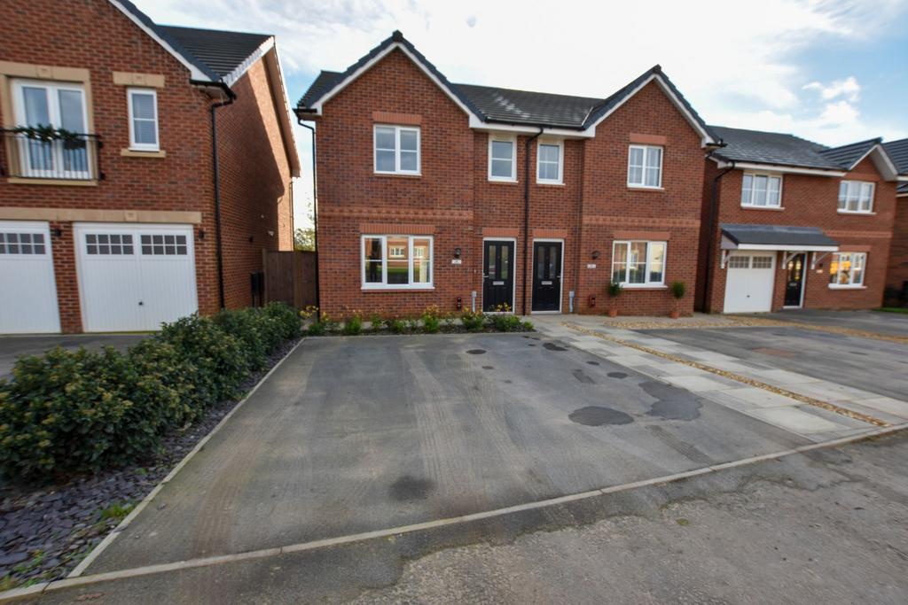 Chancel Drive, Warton, PR4 3 bed semidetached house for sale £220,000