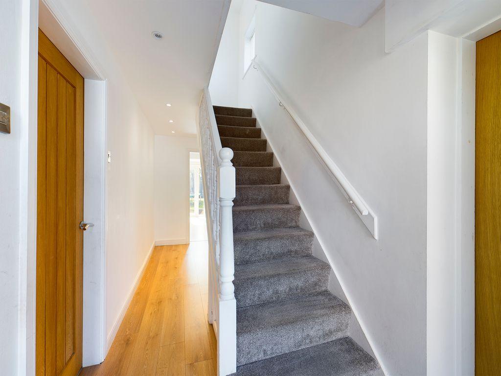 Alt Road, Formby L37 6DF 3 bed semidetached house £1,200 pcm (£277 pw)