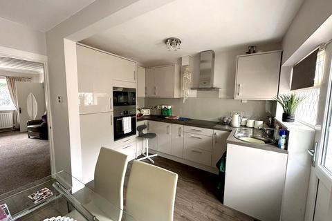 1 Highlands Close, Neath, SA10 6TT