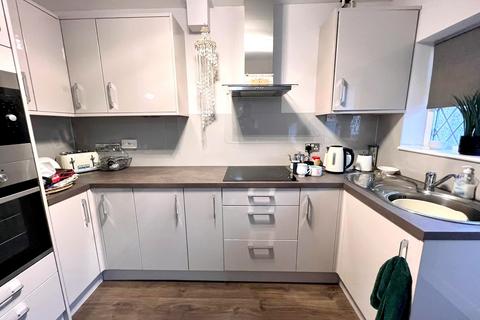 1 Highlands Close, Neath, SA10 6TT