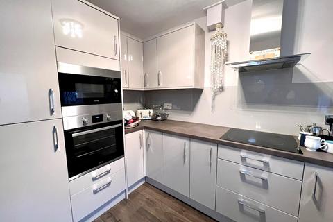1 Highlands Close, Neath, SA10 6TT