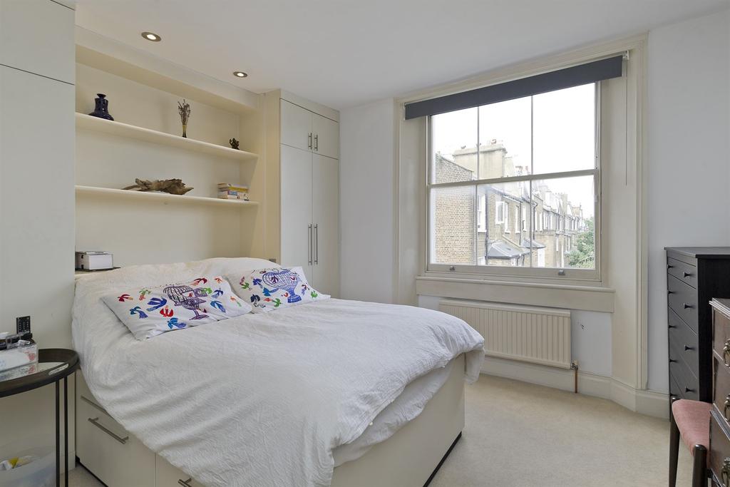 Colville Road, London, W11 3 bed flat - £3,900 pcm (£900 pw)