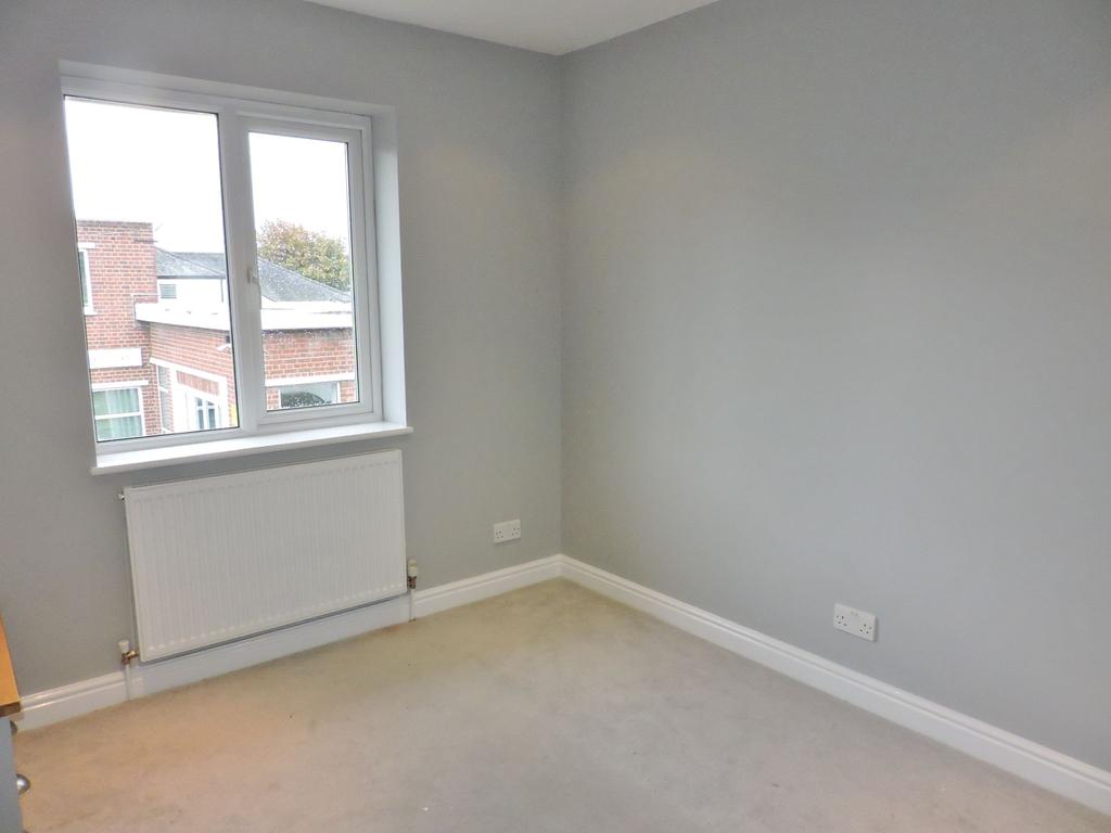 Copse Road, Cobham, KT11 1 bed apartment £1,100 pcm (£254 pw)